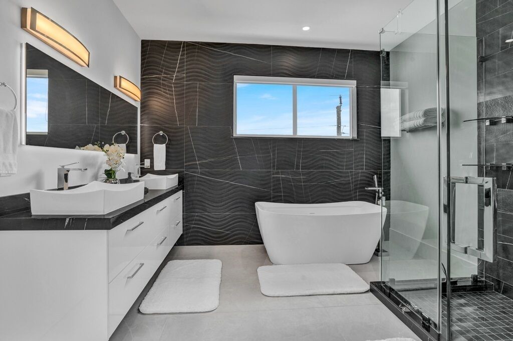 Photo of Bathroom in Coury