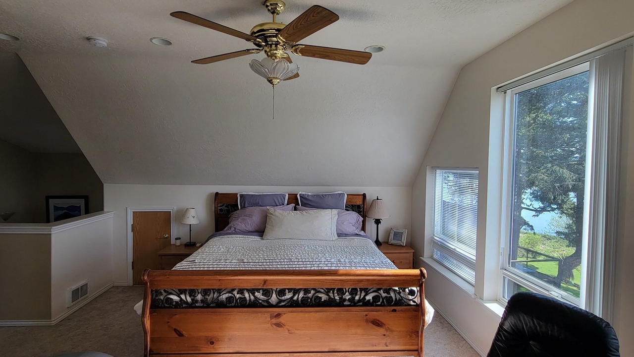 Photo of Bedroom in Oregon Coast