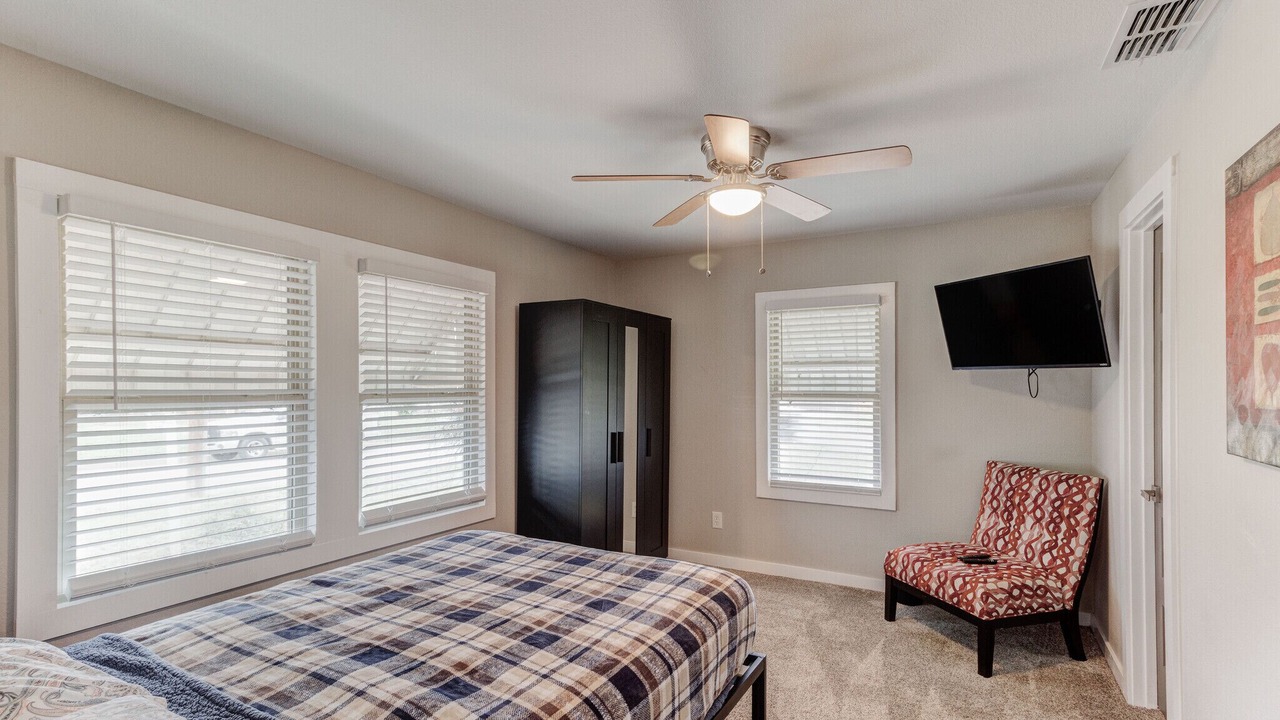 Photo of Bedroom in Central Arlington