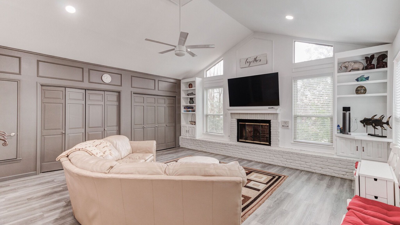 Photo of Livingroom in Central Arlington