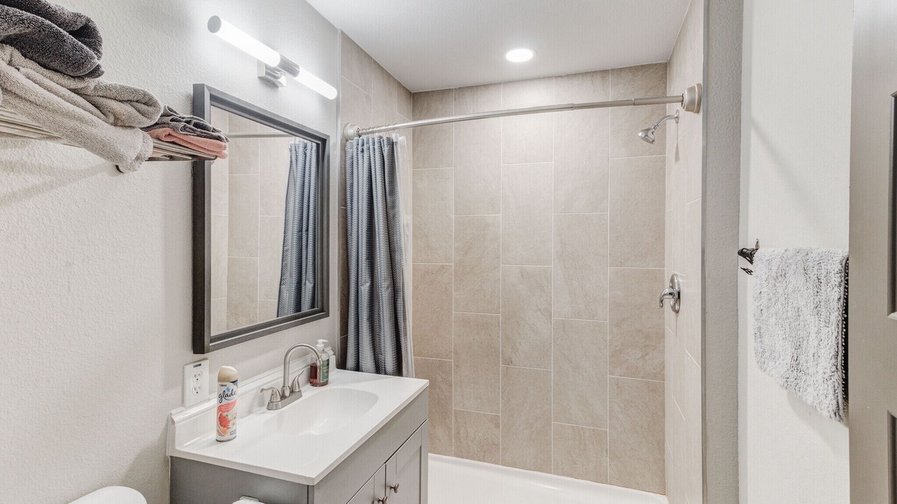 Photo of Bathroom in Central Arlington