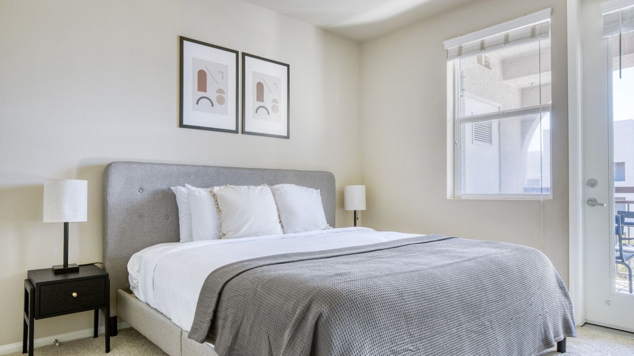 Photo of Bedroom in Warner Center