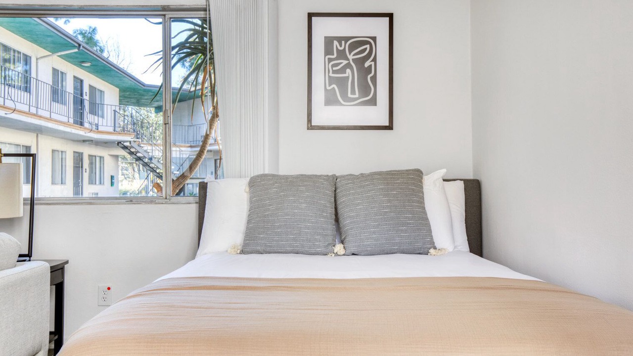 Photo of Bedroom in Burbank