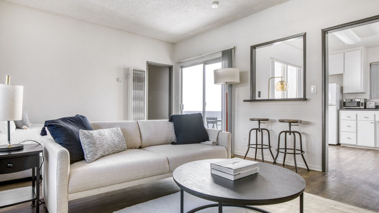 Photo of Livingroom in Burbank