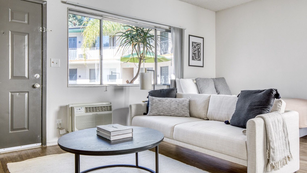 Photo of Livingroom in Burbank