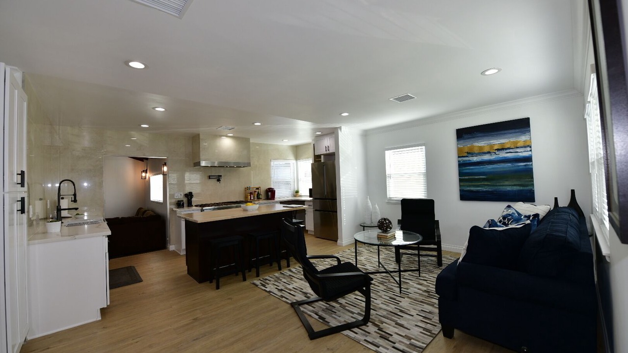 Photo of Livingroom in West Carson