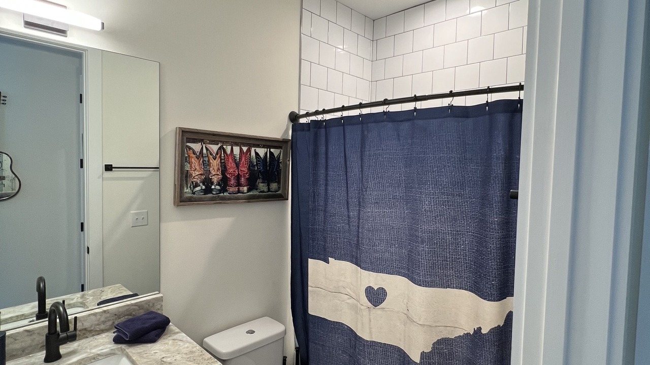 Photo of Bathroom in Shelby Hills