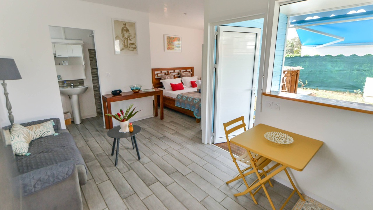 Photo of Livingroom in Baie-Mahault