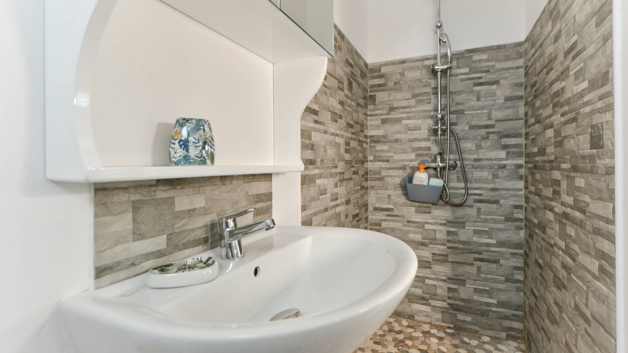 Photo of Bathroom in Baie-Mahault