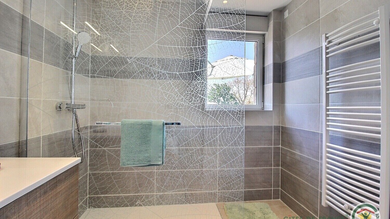 Photo of Bathroom in Pleubian