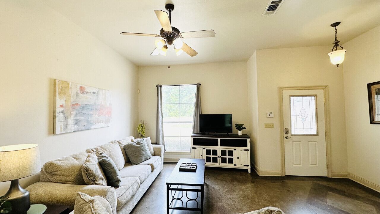 Photo of Livingroom in Pine Grove