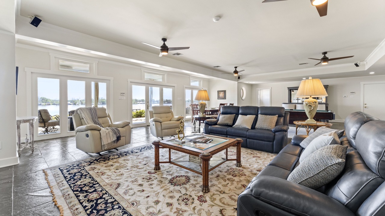 Photo of Livingroom in New Roads