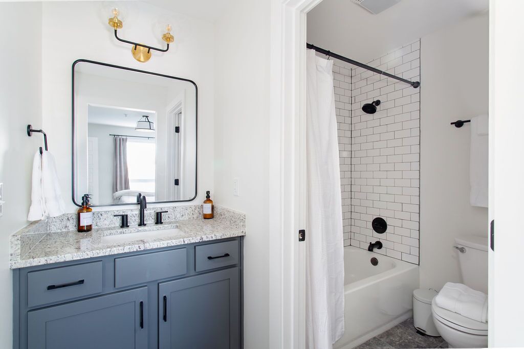 Photo of Bathroom in North Capitol
