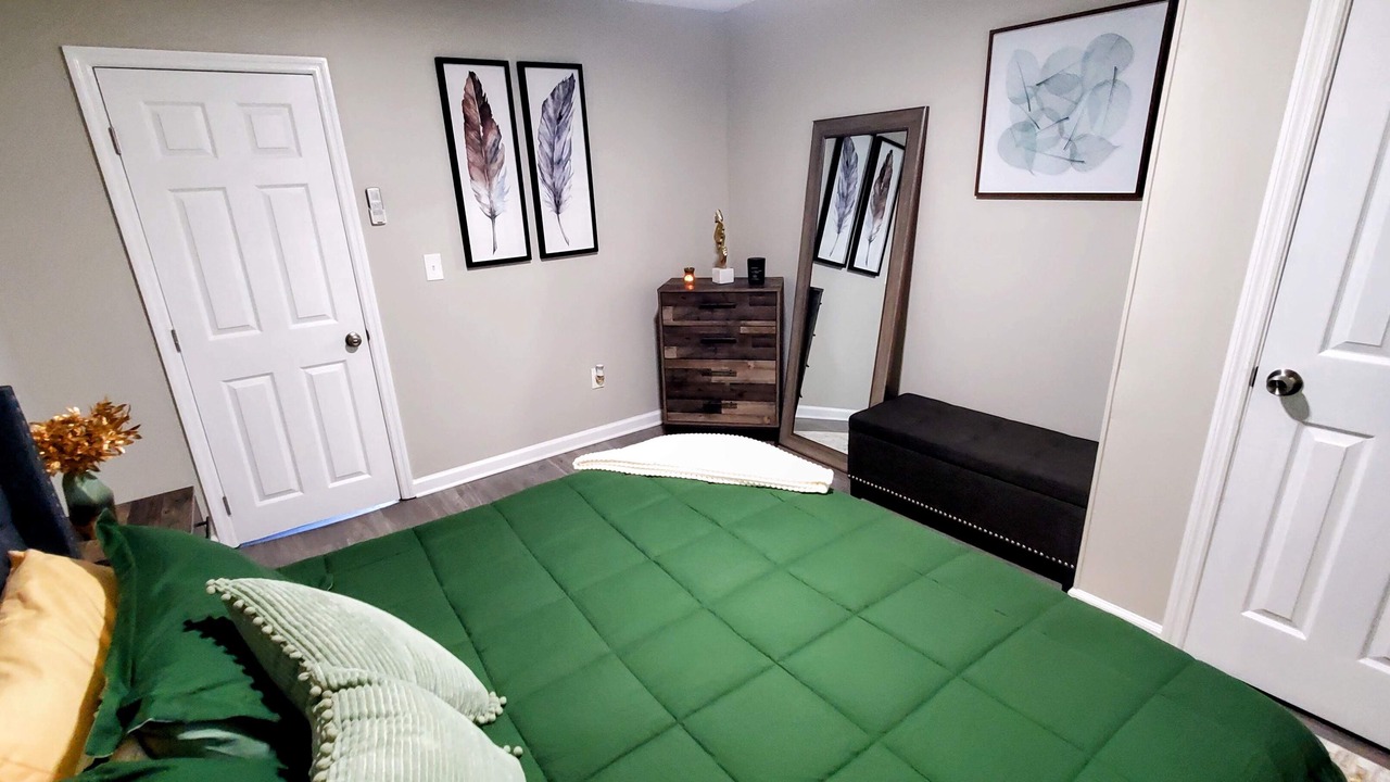 Photo of Bedroom in Hurwood Heights