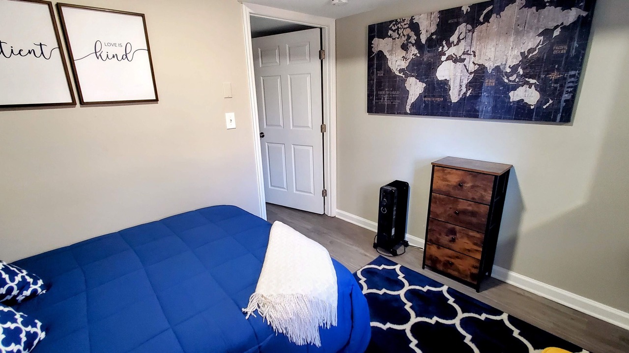 Photo of Bedroom in Hurwood Heights