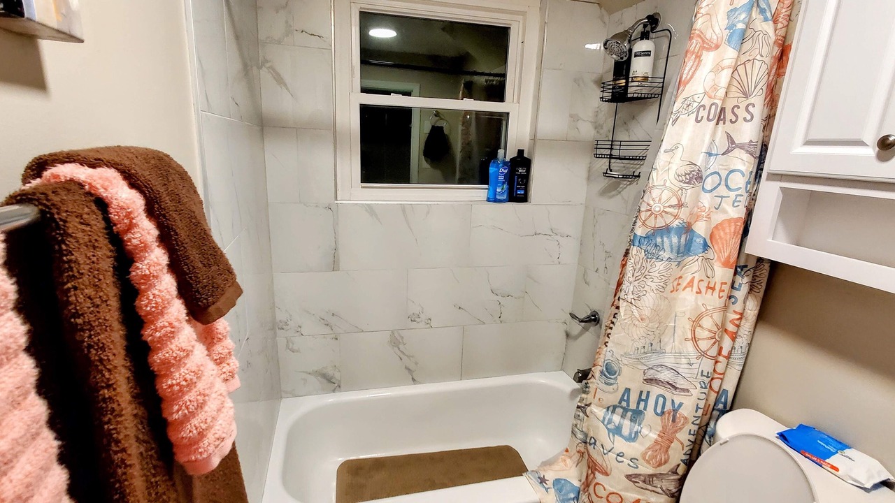 Photo of Bathroom in Hurwood Heights