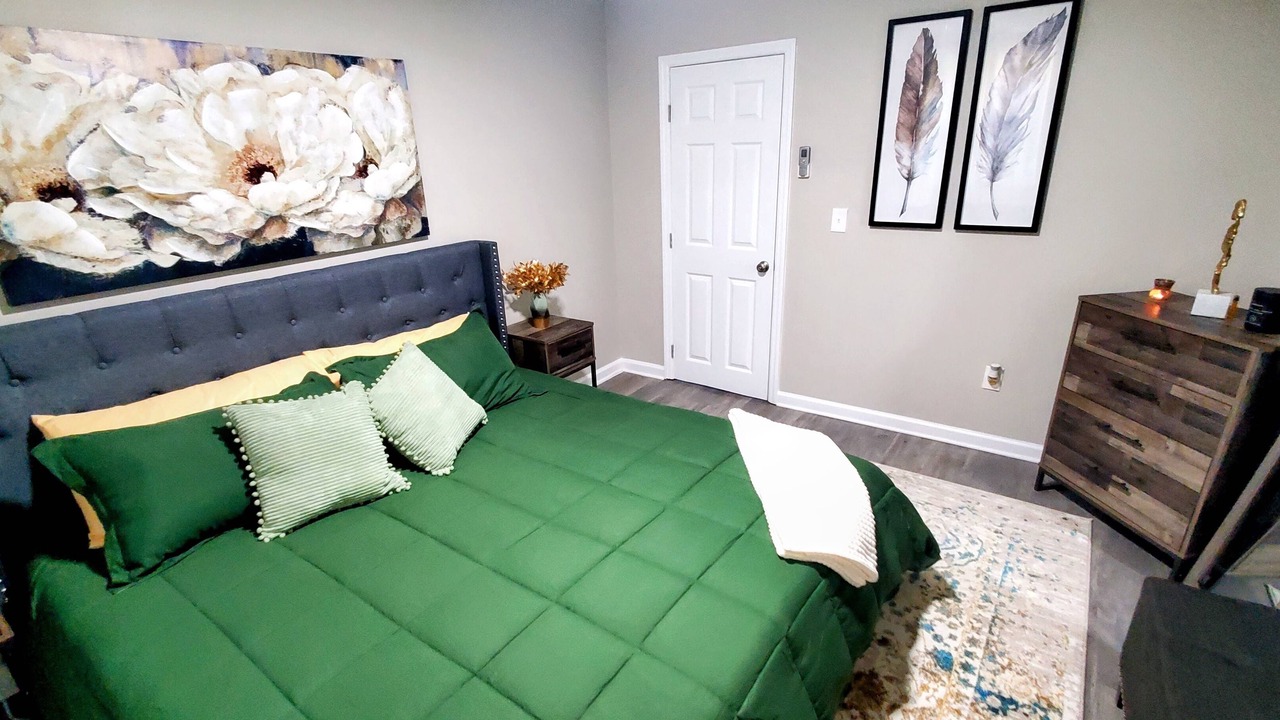 Photo of Bedroom in Hurwood Heights