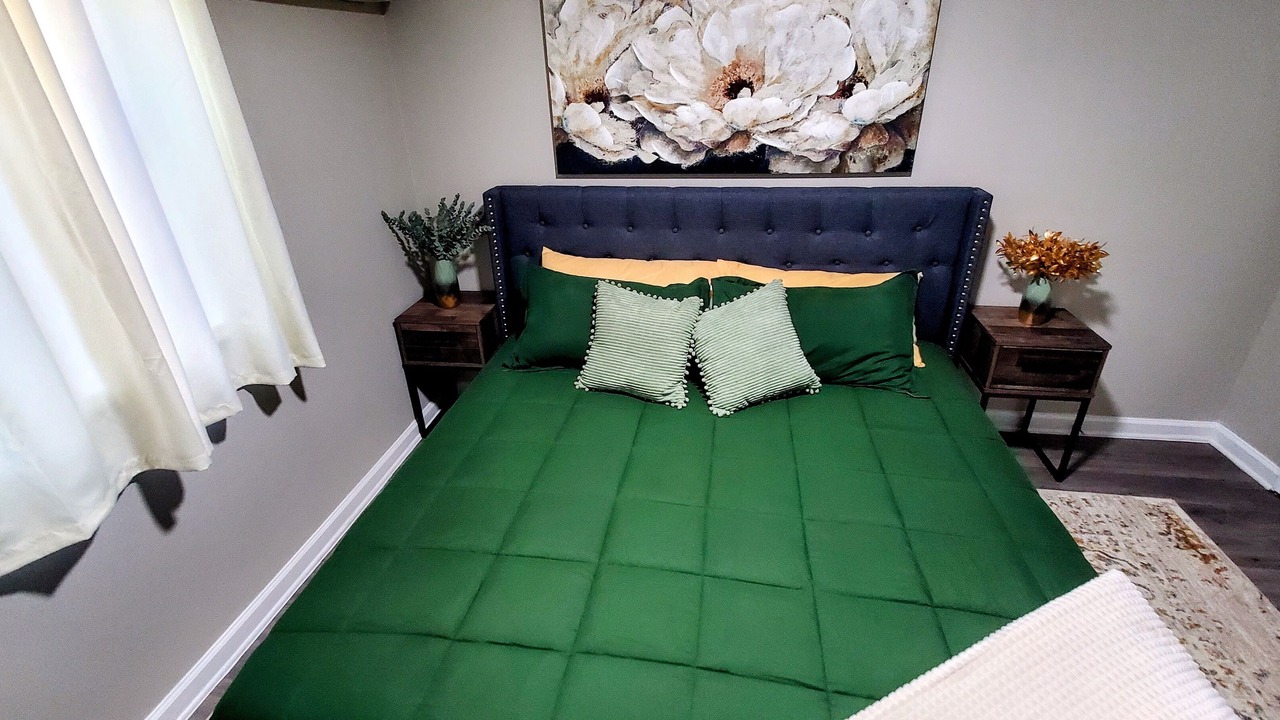 Photo of Bedroom in Hurwood Heights