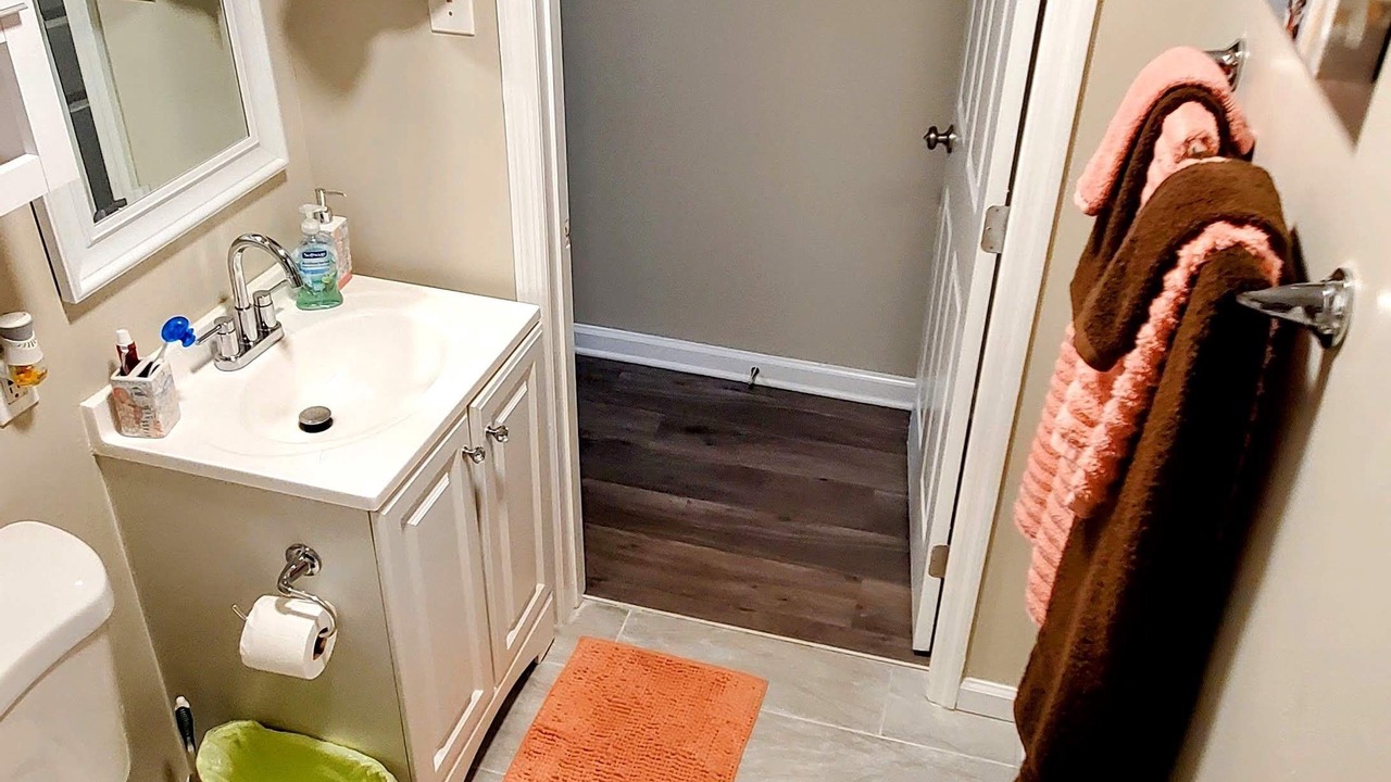 Photo of Bathroom in Hurwood Heights
