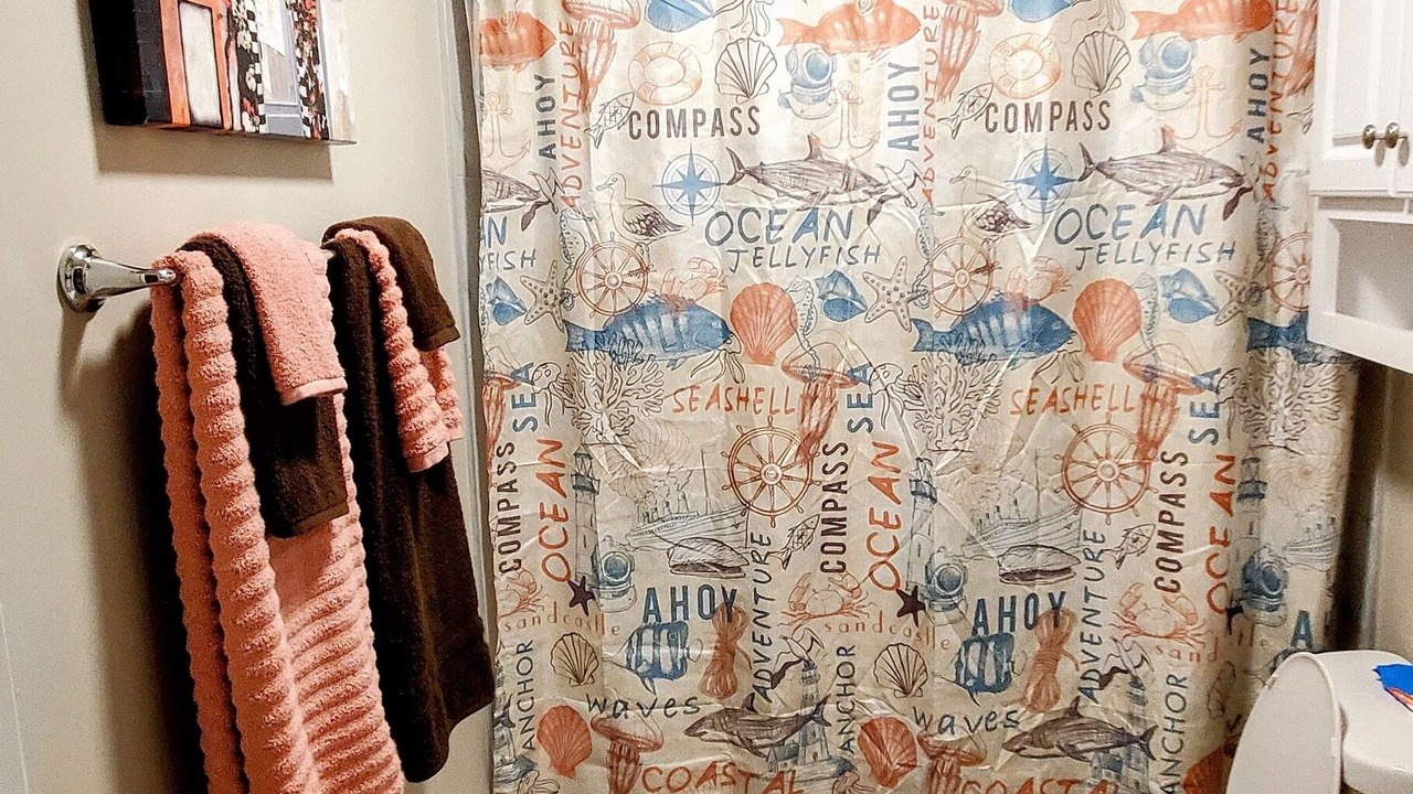 Photo of Bathroom in Hurwood Heights