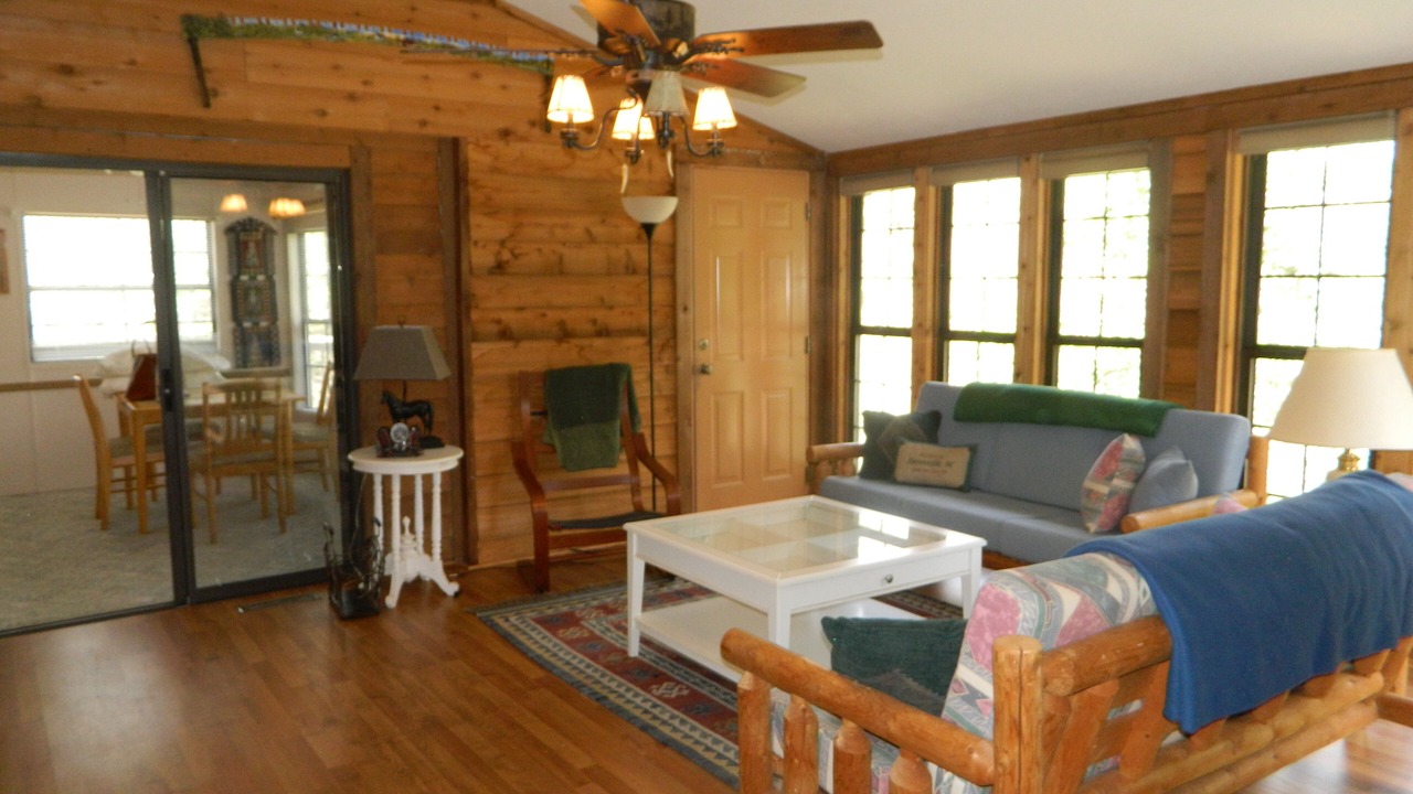 Photo of Bedroom in Hayesville