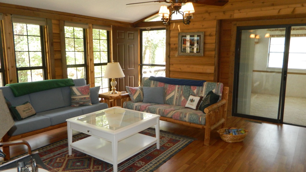 Photo of Bedroom in Hayesville