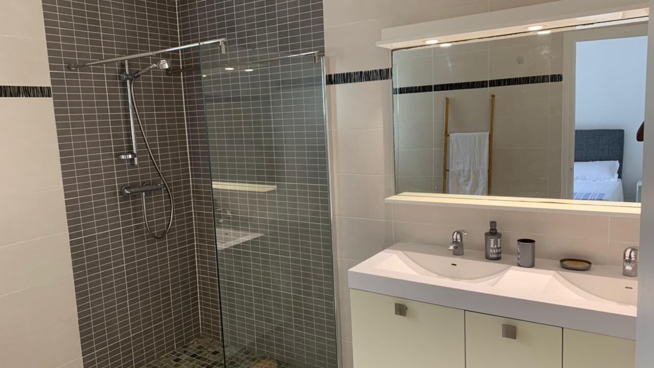 Photo of Bathroom in Morel