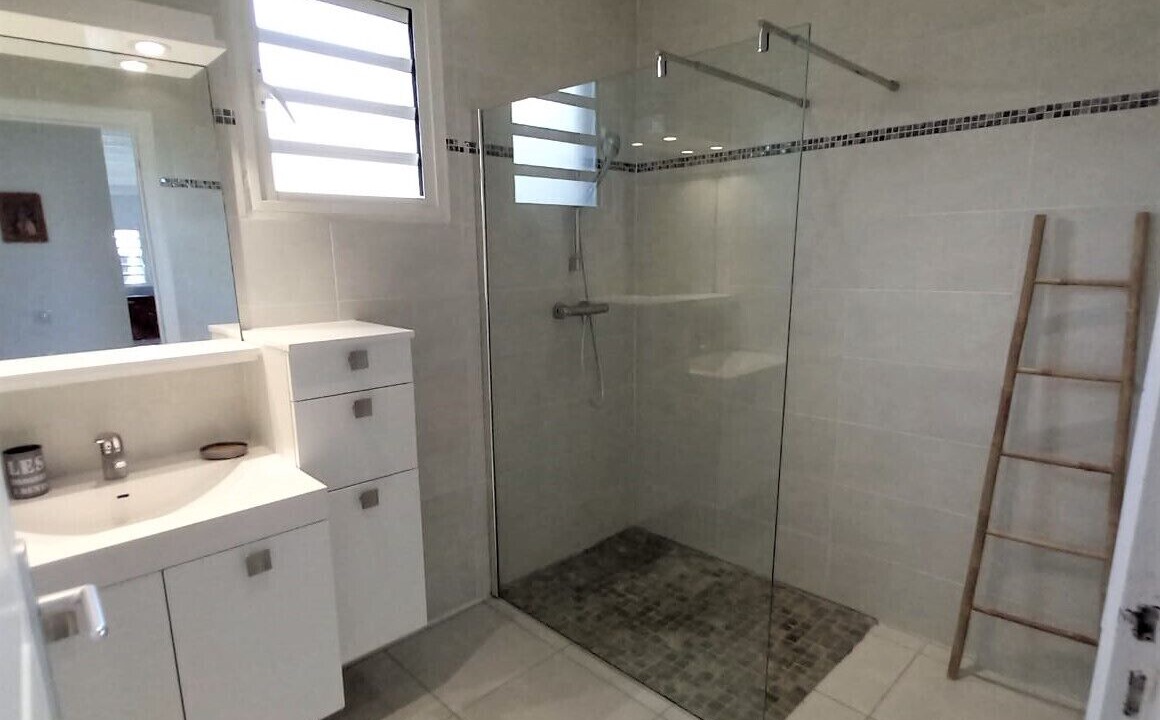 Photo of Bathroom in Morel
