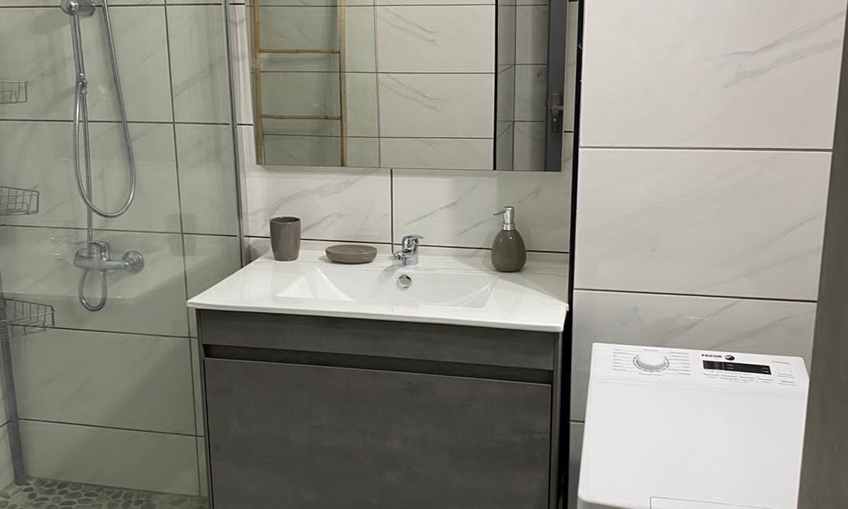 Photo of Bathroom in Les Abymes
