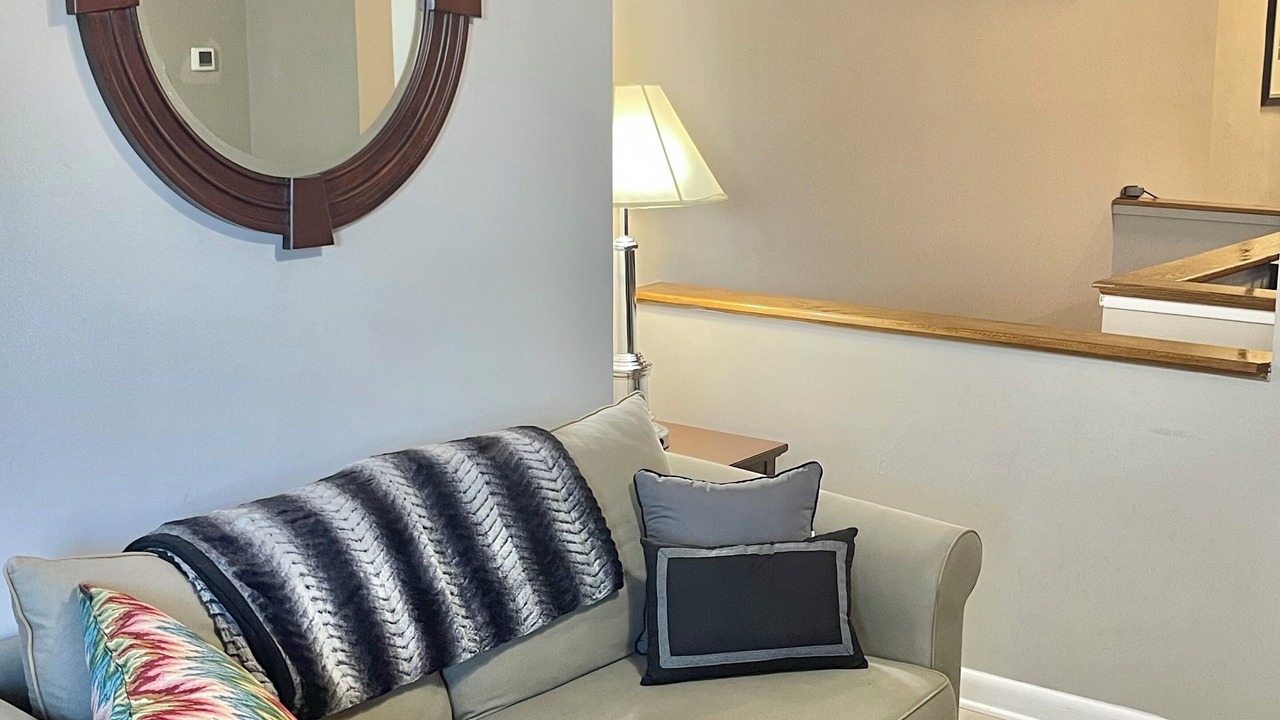 Photo of Livingroom in Truxton Circle