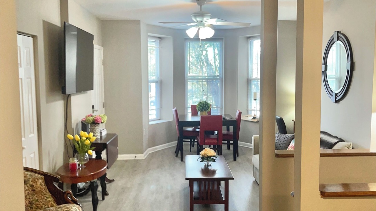 Photo of Livingroom in Truxton Circle