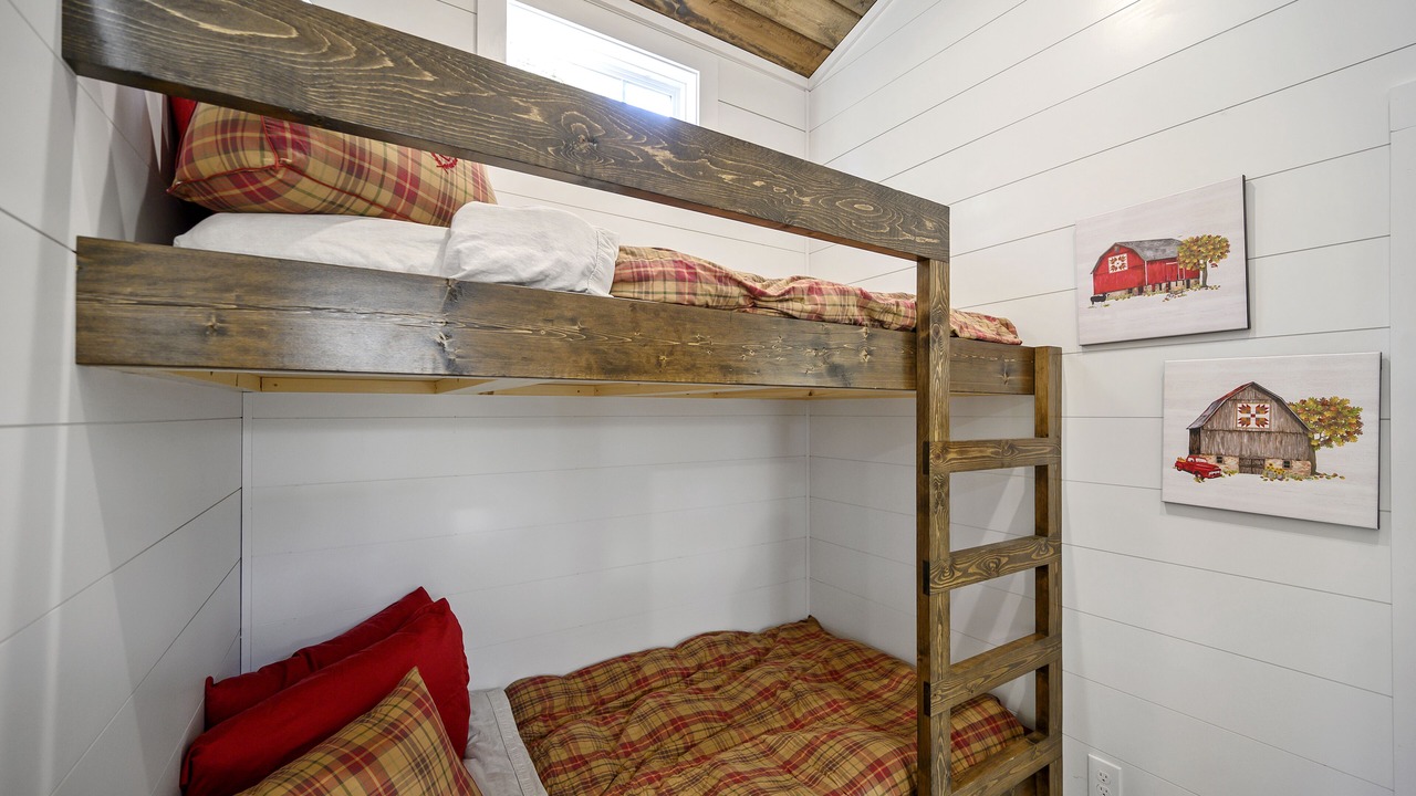 Photo of Bedroom in Golden
