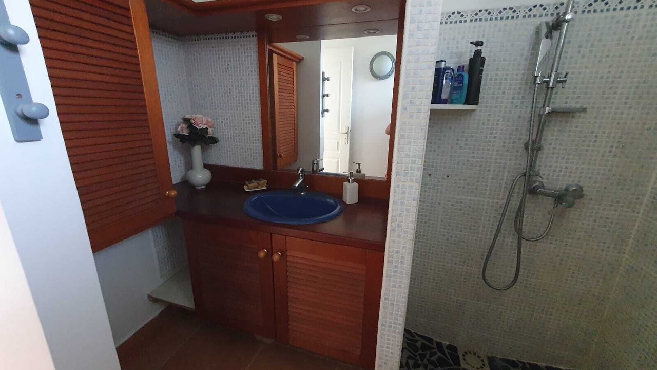 Photo of Bathroom in Baie-Mahault