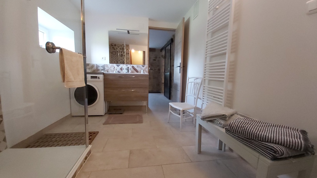 Photo of Bathroom in Saint-Yrieix-la-Perche