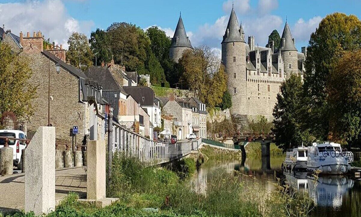 Photo of Others in Caurel