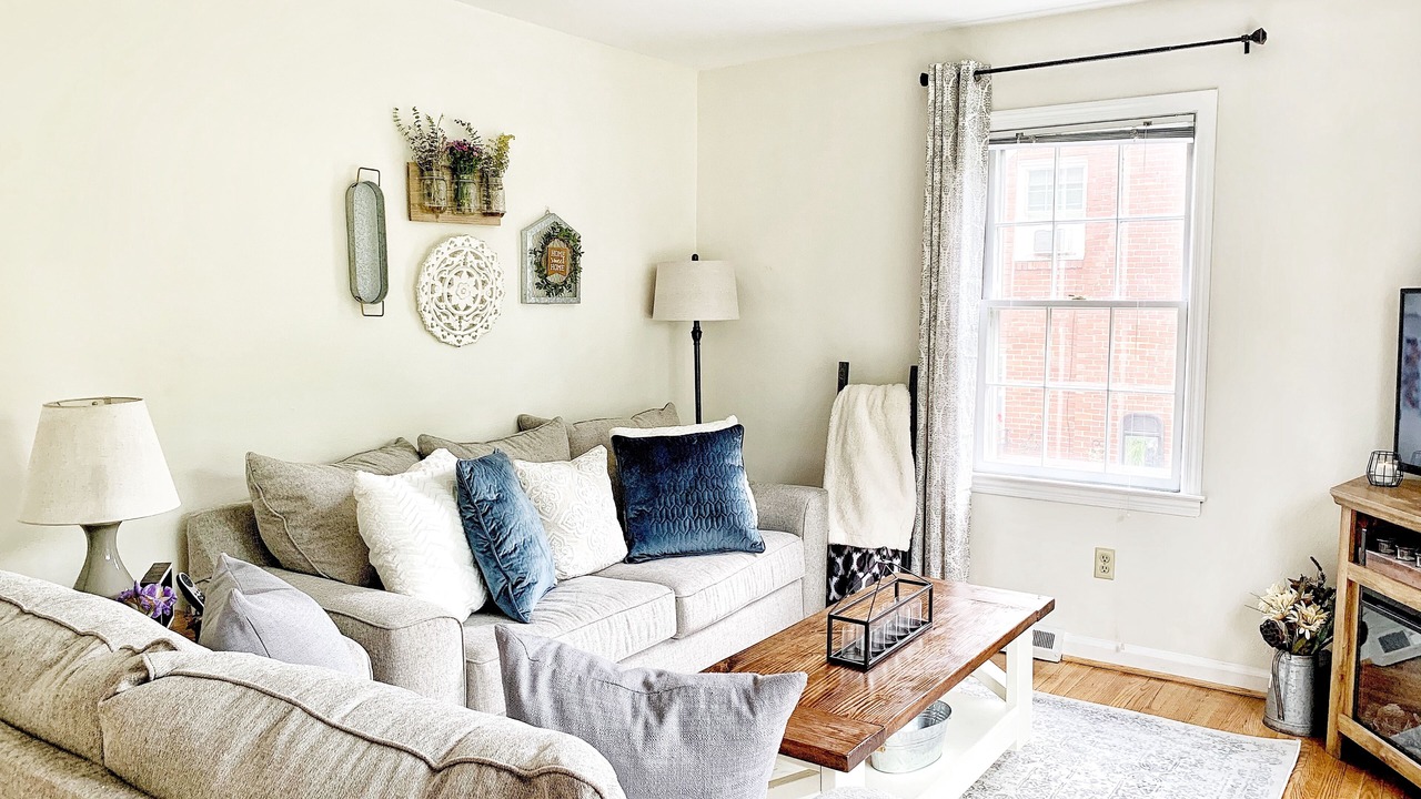 Photo of Livingroom in Roanoke