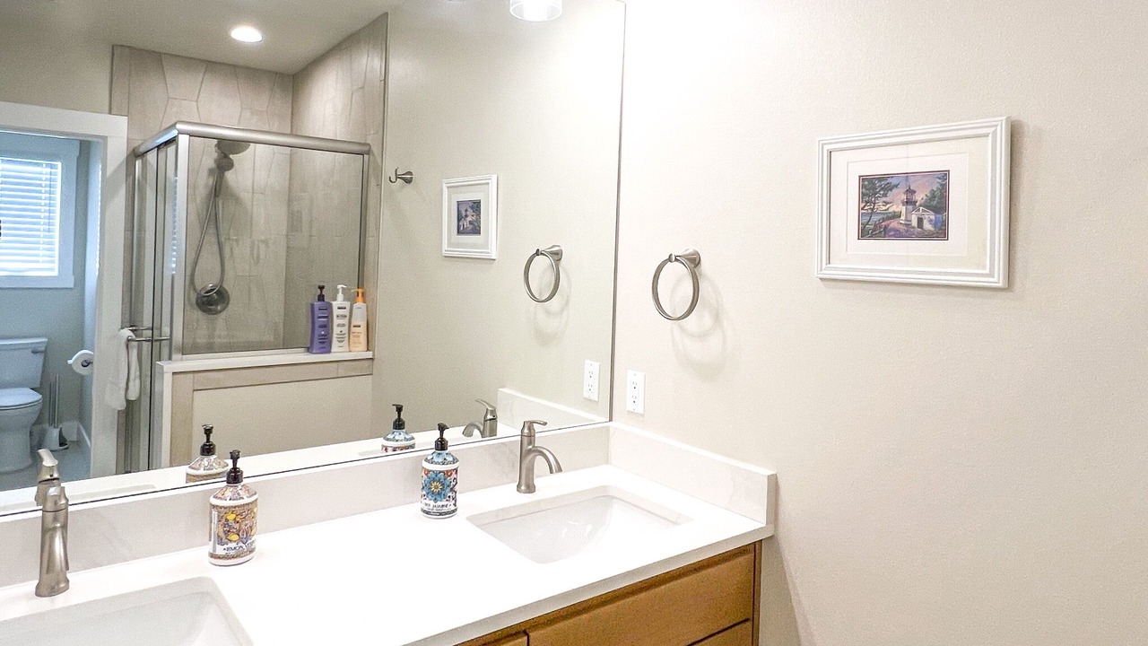 Photo of Bathroom in Neahkahnie Beach