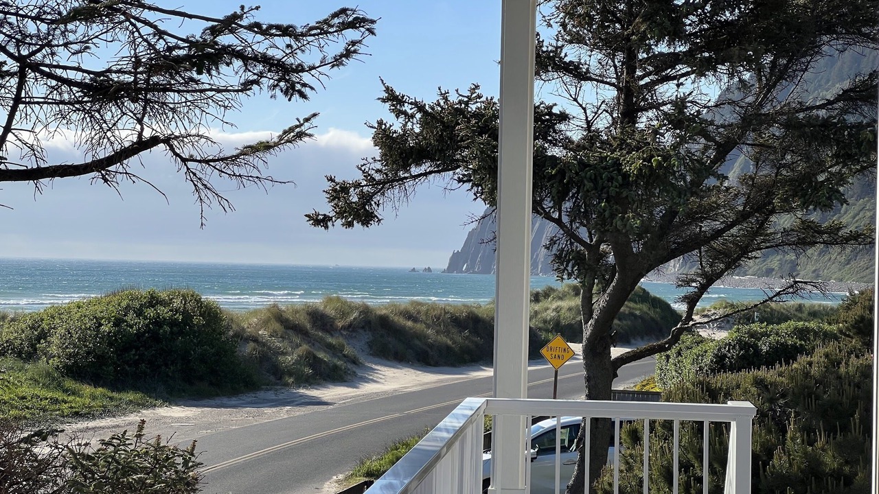 Photo of Patio Balcony in Neahkahnie Beach