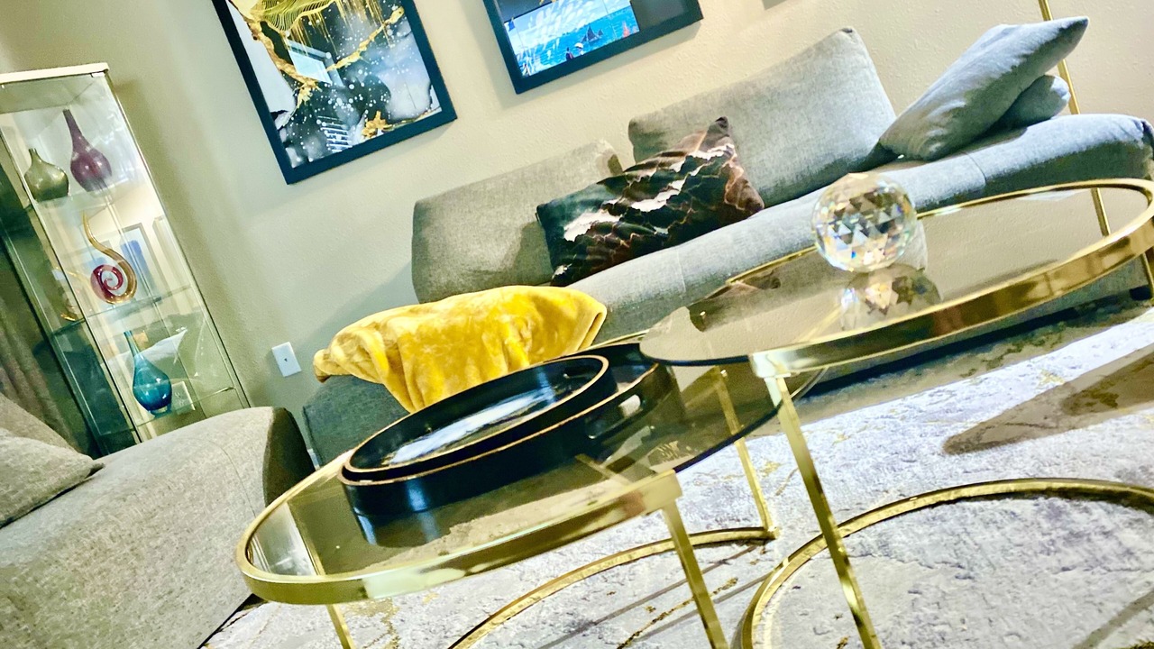 Photo of Livingroom in Greenway Plaza-Upper Kirby