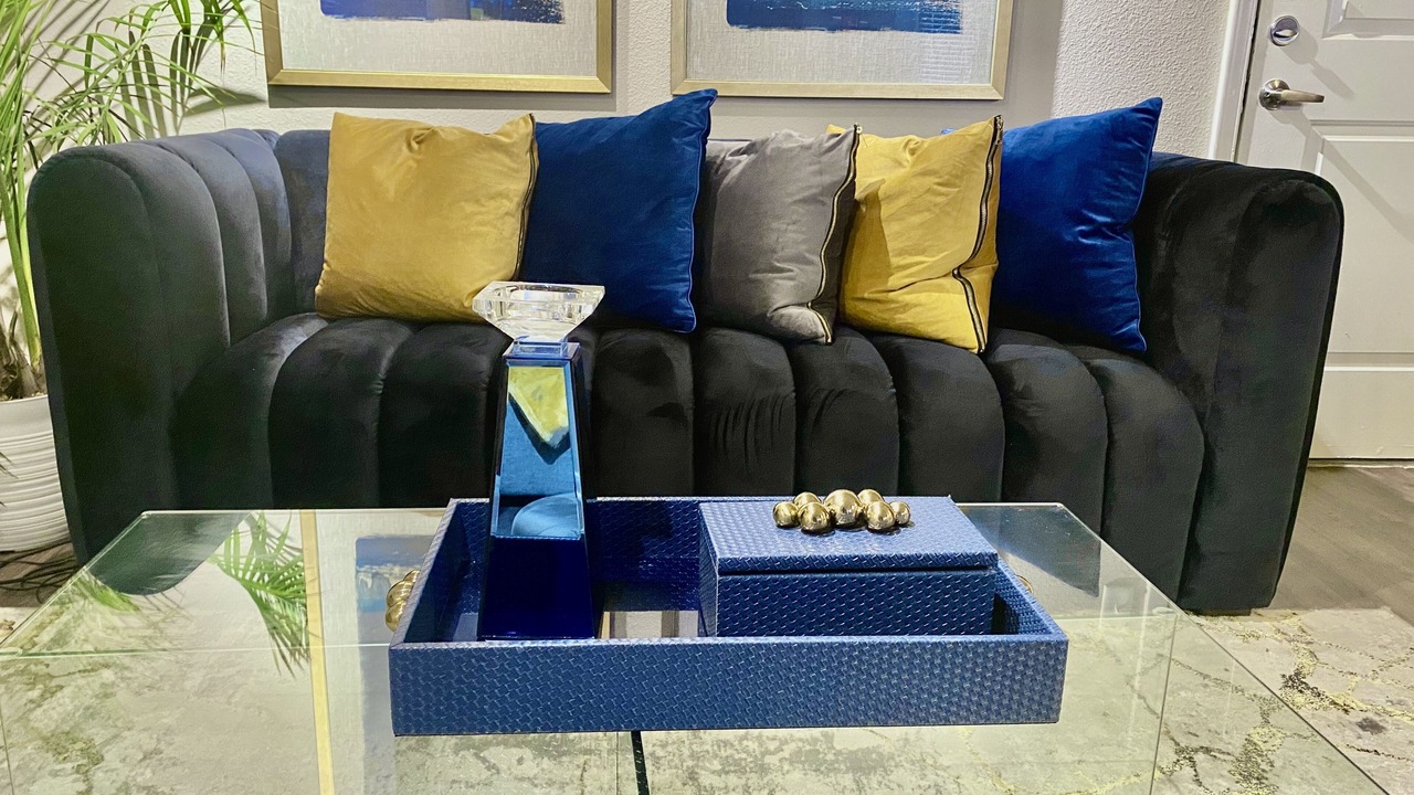 Photo of Livingroom in Greenway Plaza-Upper Kirby