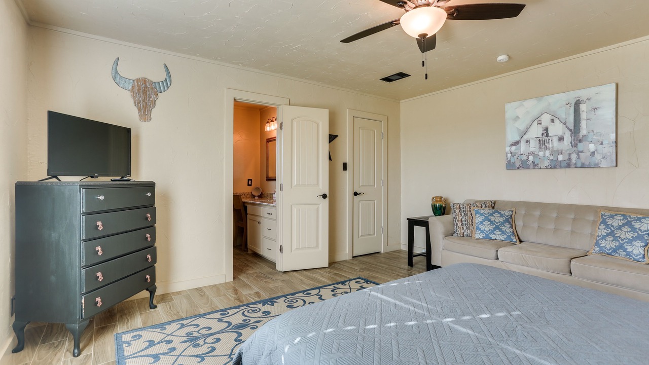 Photo of Bedroom in Calera