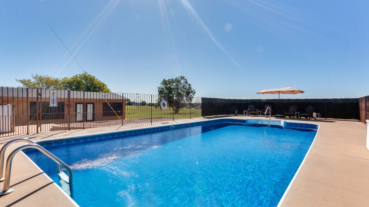 Photo of Outdoor in Calera
