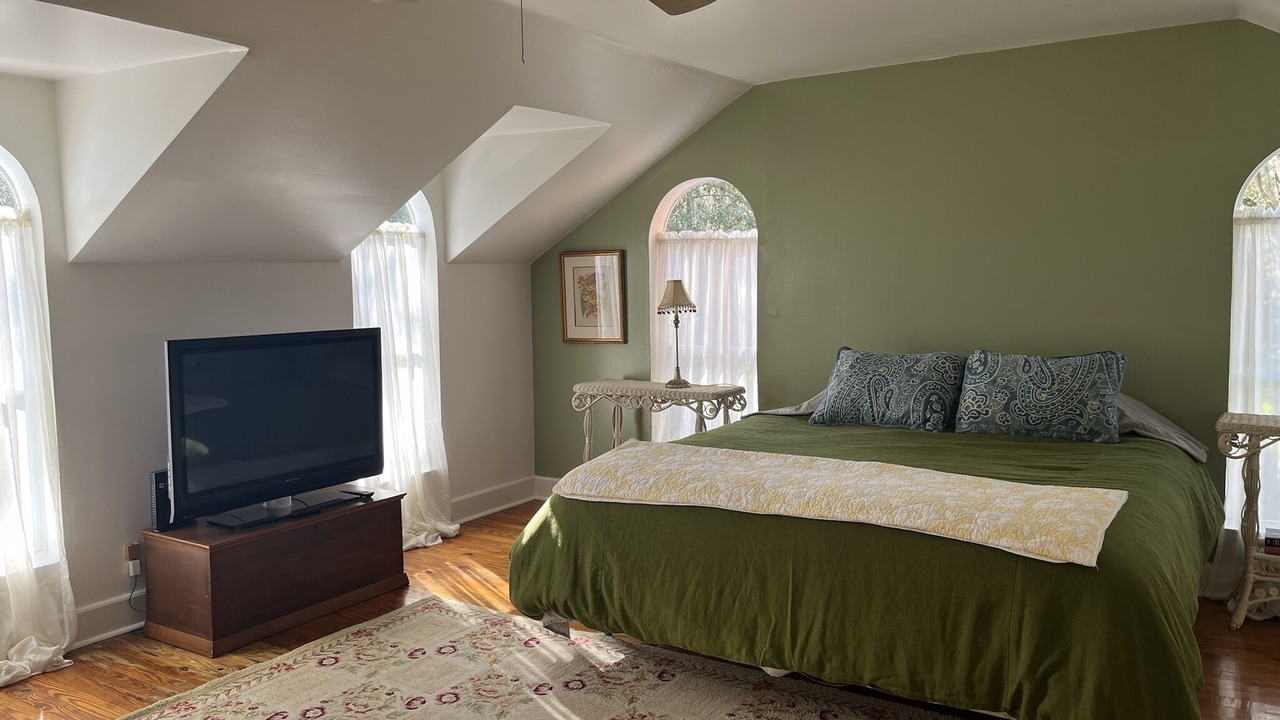 Photo of Bedroom in McIntosh