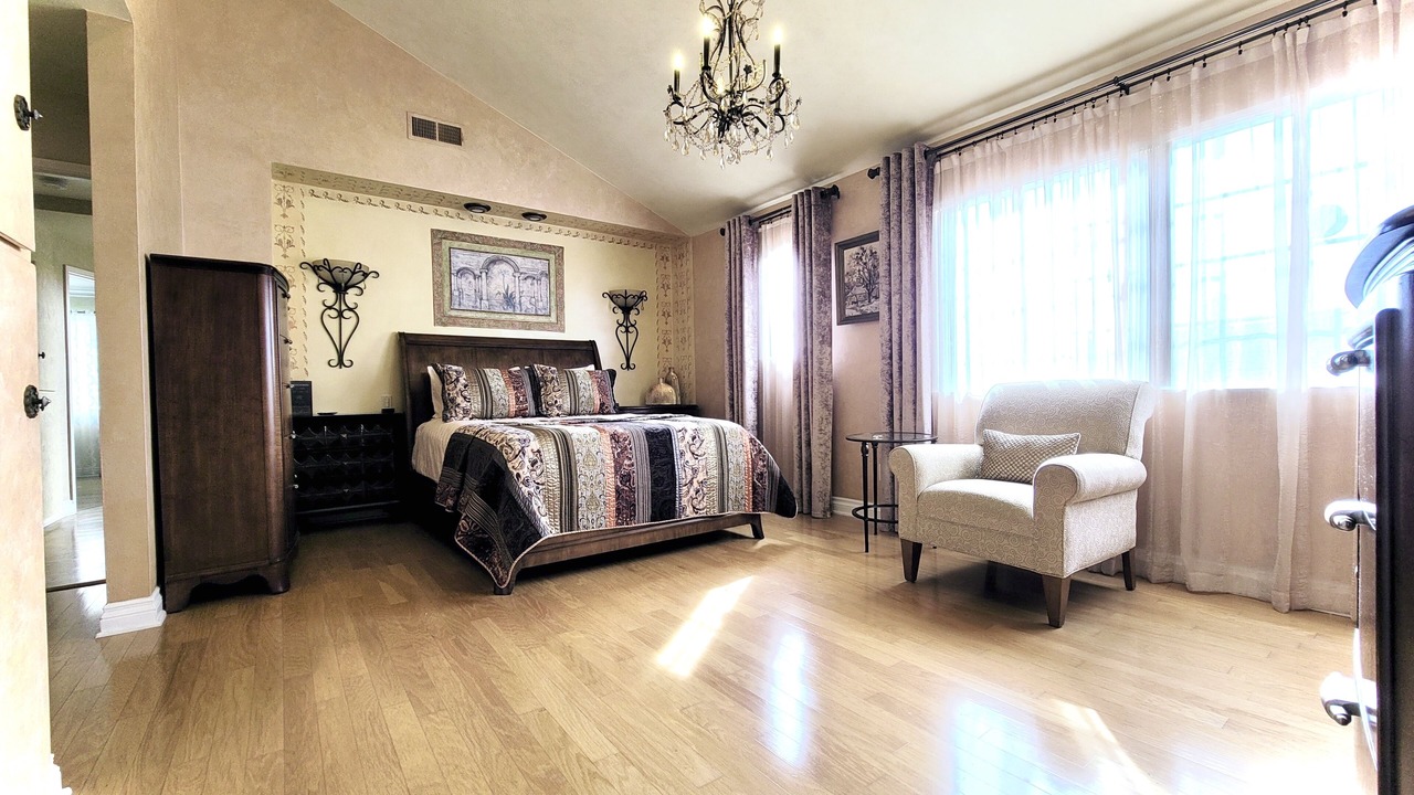 Photo of Bedroom in Mid-City