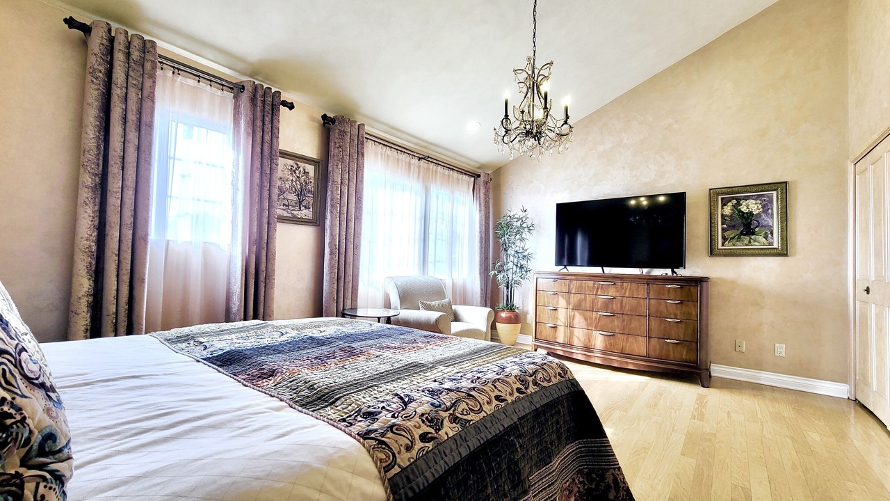 Photo of Bedroom in Mid-City