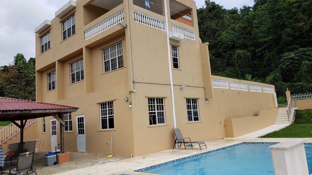 Photo of Outdoor in Mameyes II
