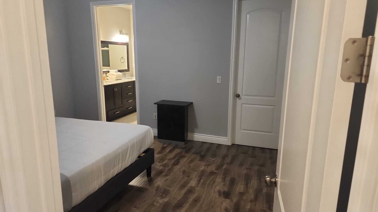Photo of Bedroom in Lake Balboa