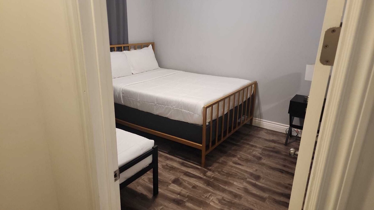 Photo of Bedroom in Lake Balboa