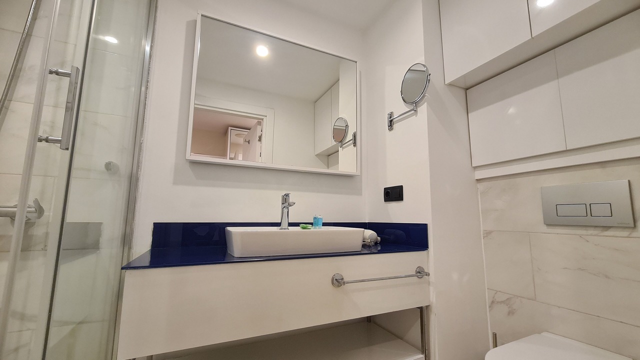 Photo of Bathroom in New Boulevard