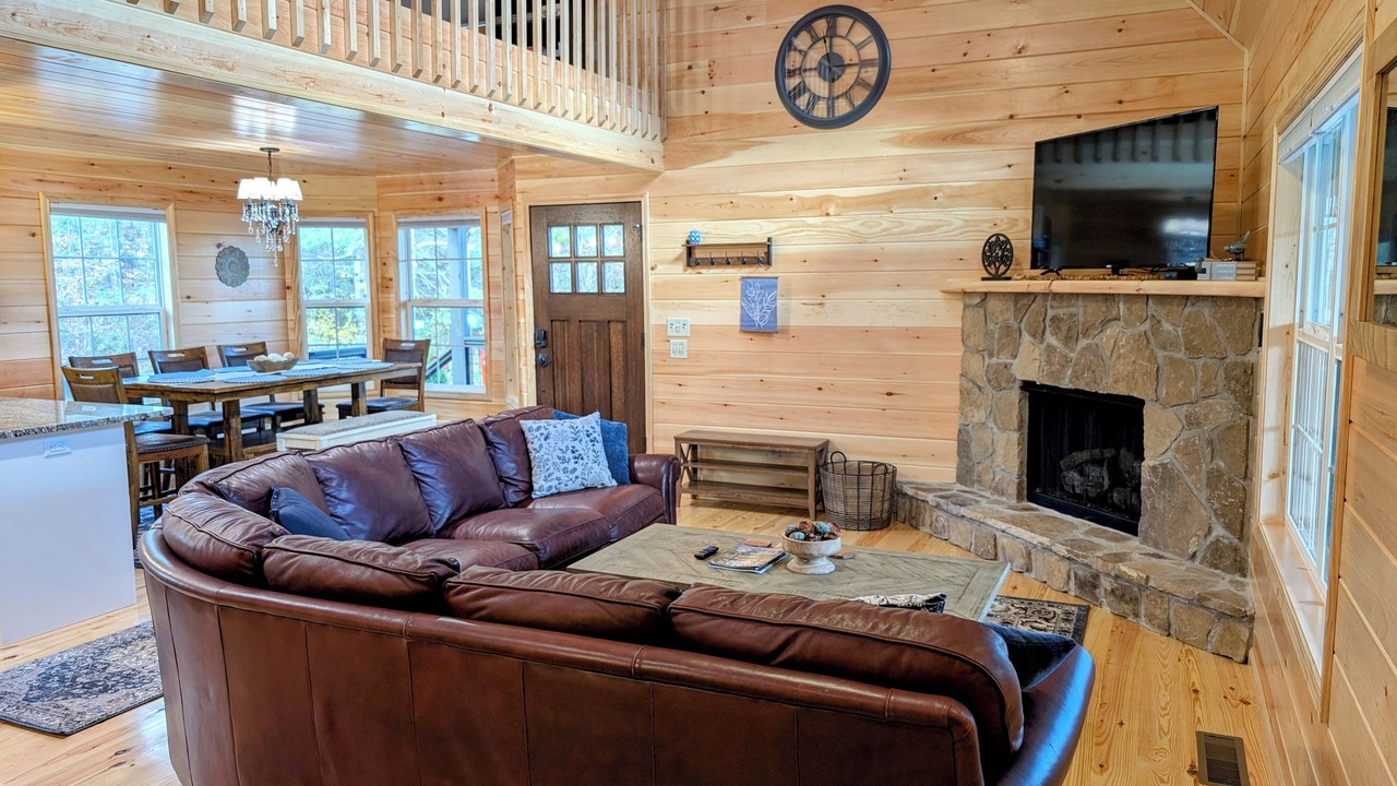 Photo of Livingroom in Young Harris
